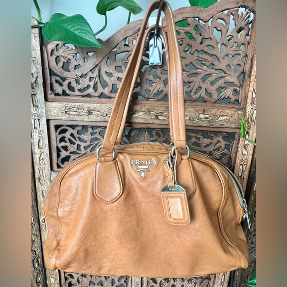 ❤️ SALE!!! ❤️ Prada Caramel Saffiano Leather Shoulder Bag - Picture 2 of 14
